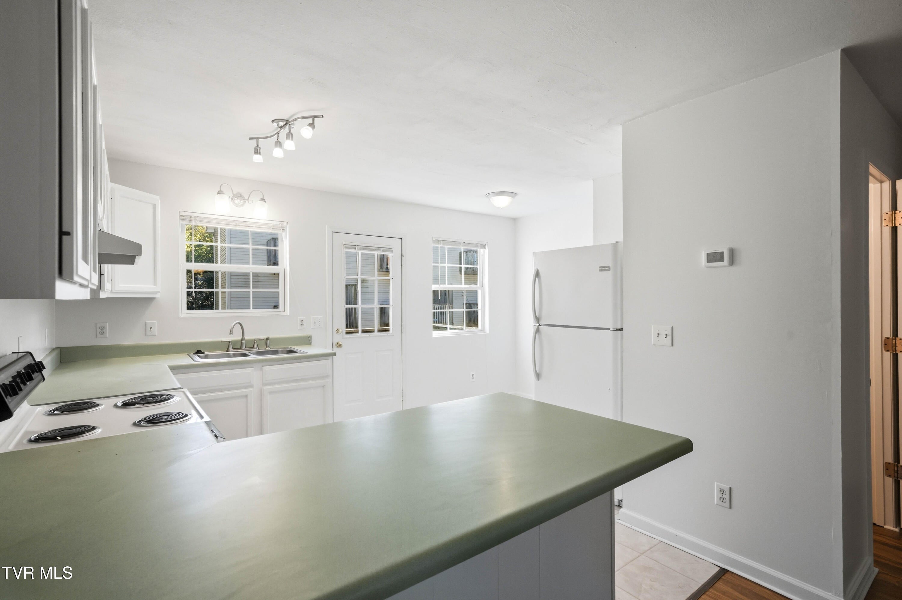 2305 South Greenwood Drive Apt 10