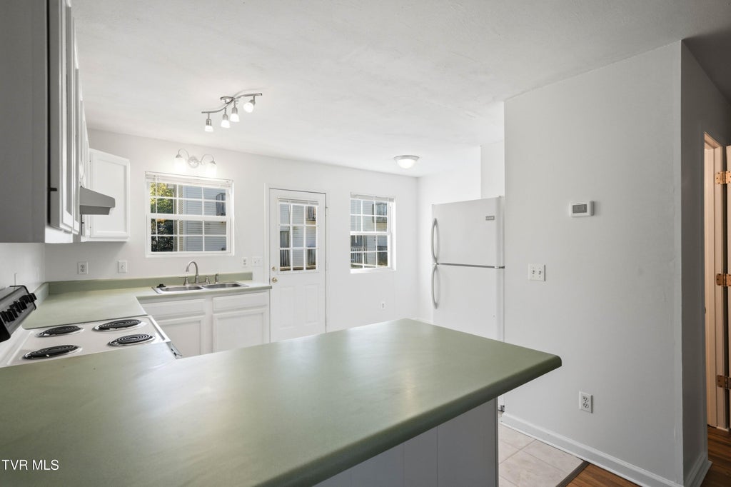 Photo of 2305 Greenwood Drive #Apt 10, Johnson City, TN 37604 (MLS # 10002327)