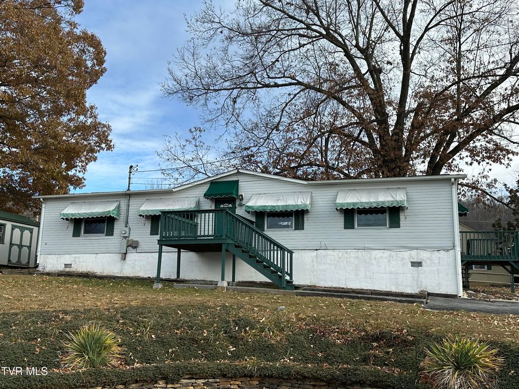 Photo of 1313 Siam Road, Elizabethton, TN 37643 (MLS # 9989149)