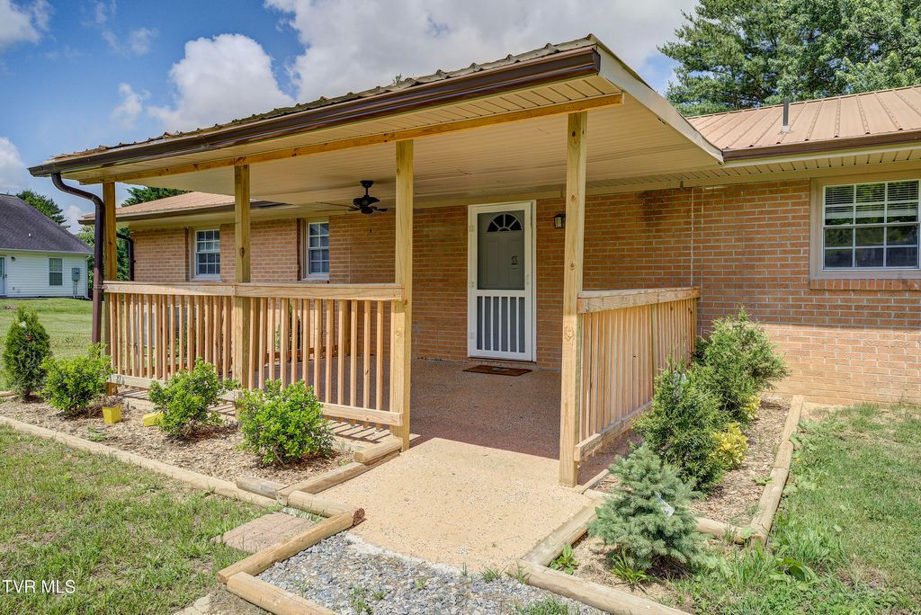 Photo of 118 Hilbert Circle, Jonesborough, TN 37659 (MLS # 9981569)