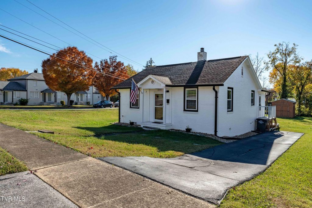 Photo of 1457 Garden Drive, Kingsport, TN 37664 (MLS # 9988195)