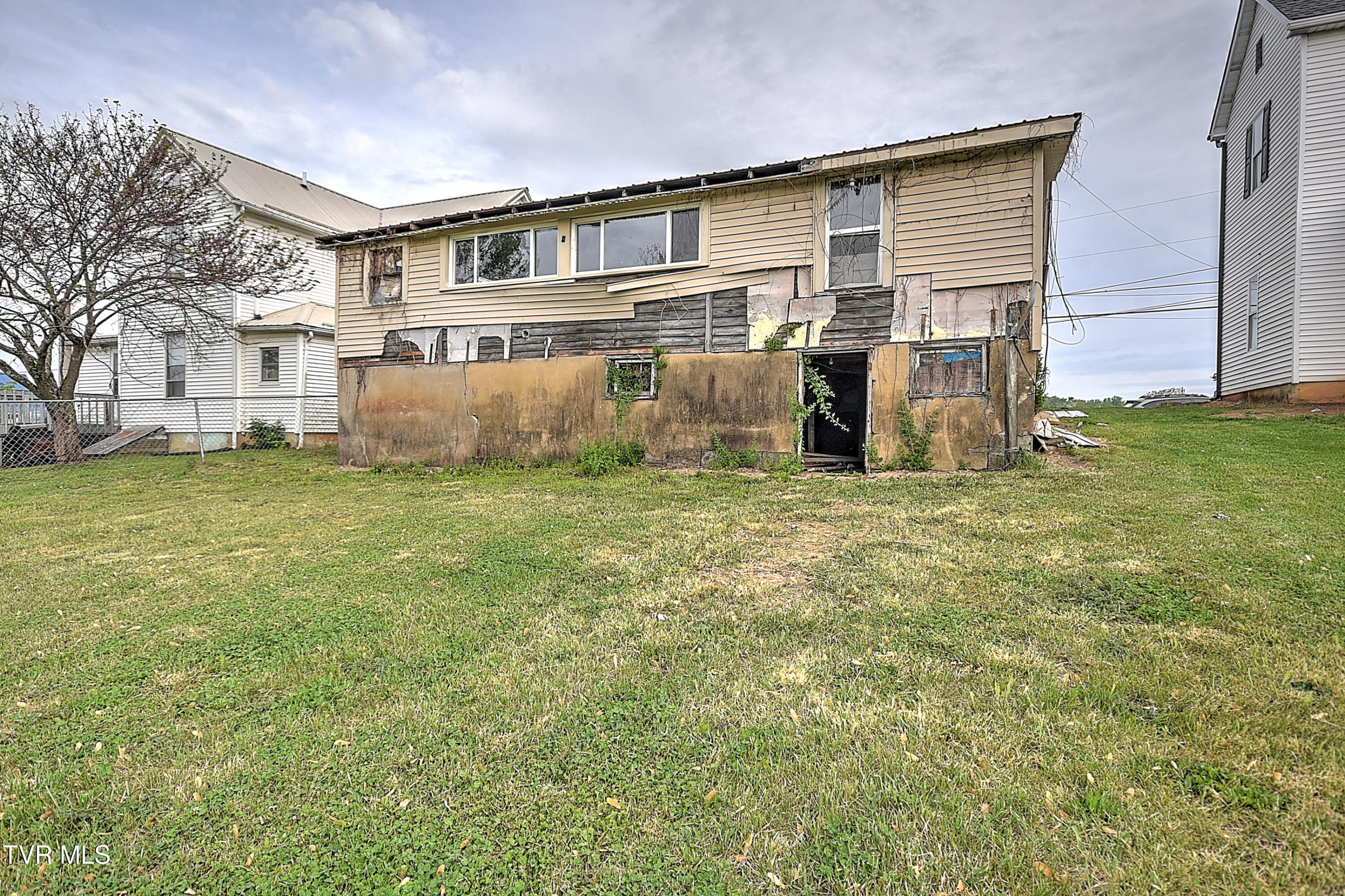 1015 Massachusetts Avenue, Bristol, Virginia image 32