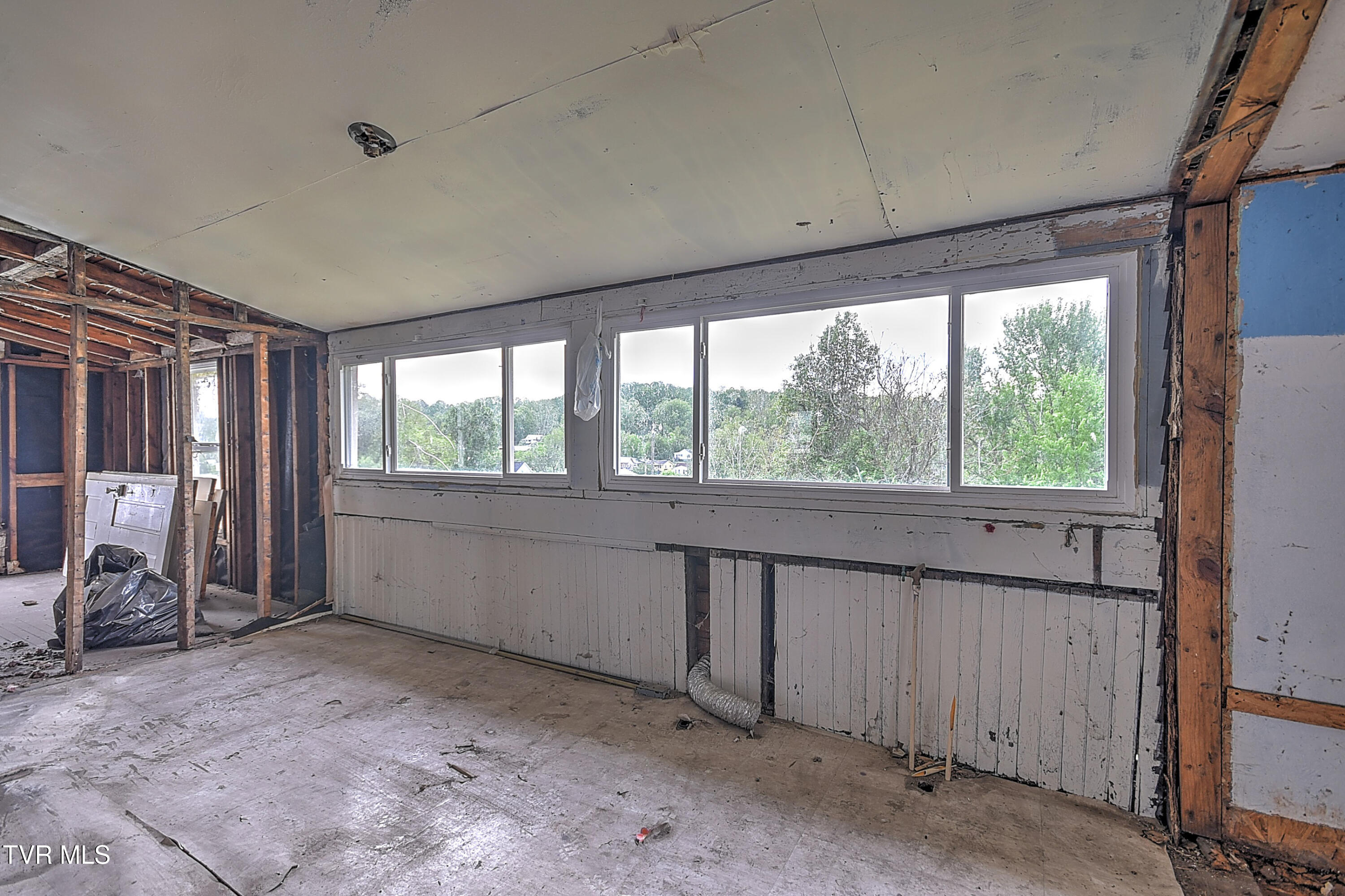 1015 Massachusetts Avenue, Bristol, Virginia image 24