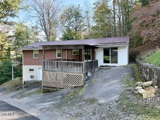 135 GARDNER HOLLOW RD, NORTON, VA 24273 - Image df20b9cc01c39e94ab49d0ce4bd06806/3021908359