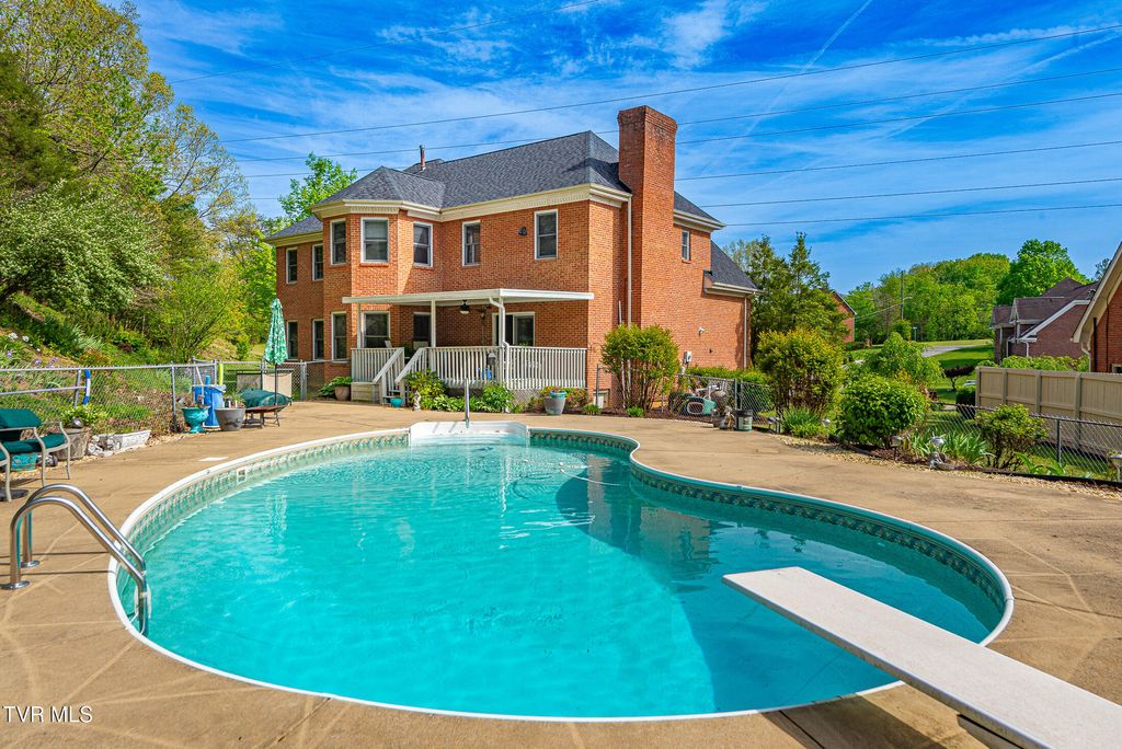 Photo of 1009 Bard Lane, Kingsport, TN 37660 (MLS # 9994454)