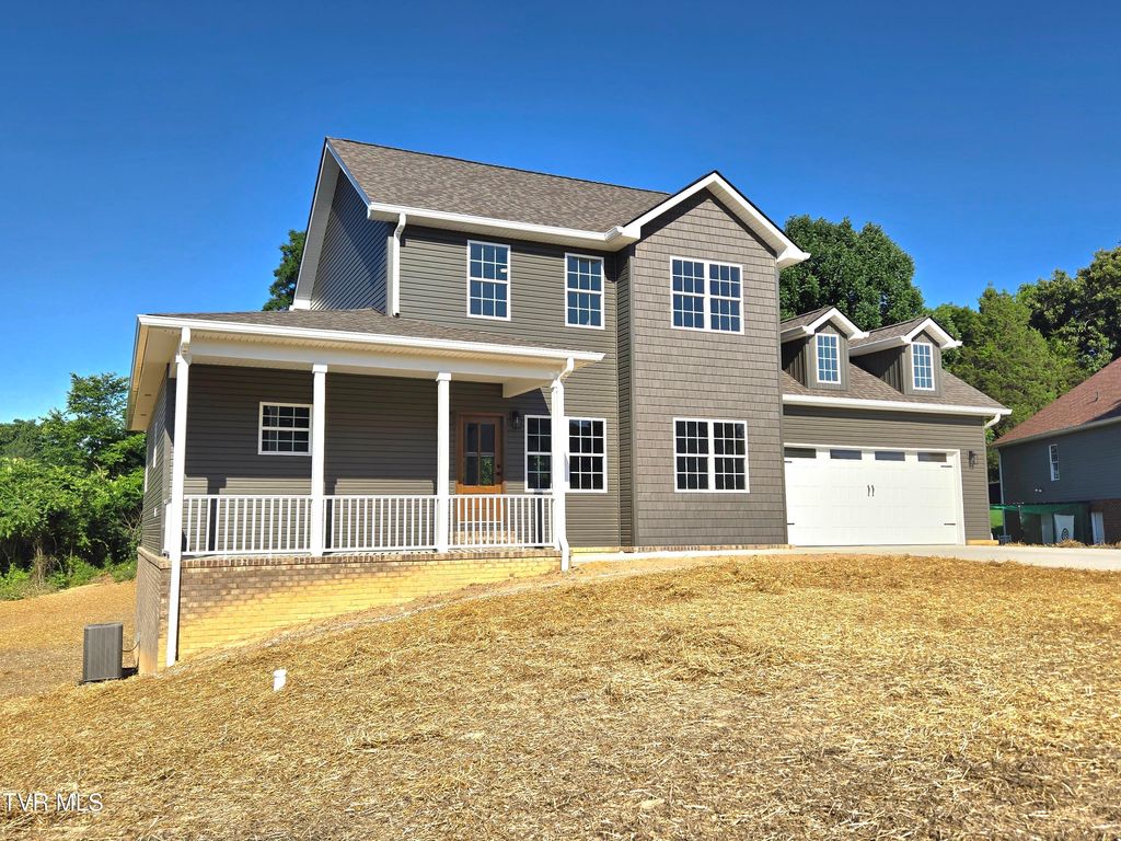 Photo of 372 Wiltshire Drive, Johnson City, TN 37615 (MLS # 9996417)