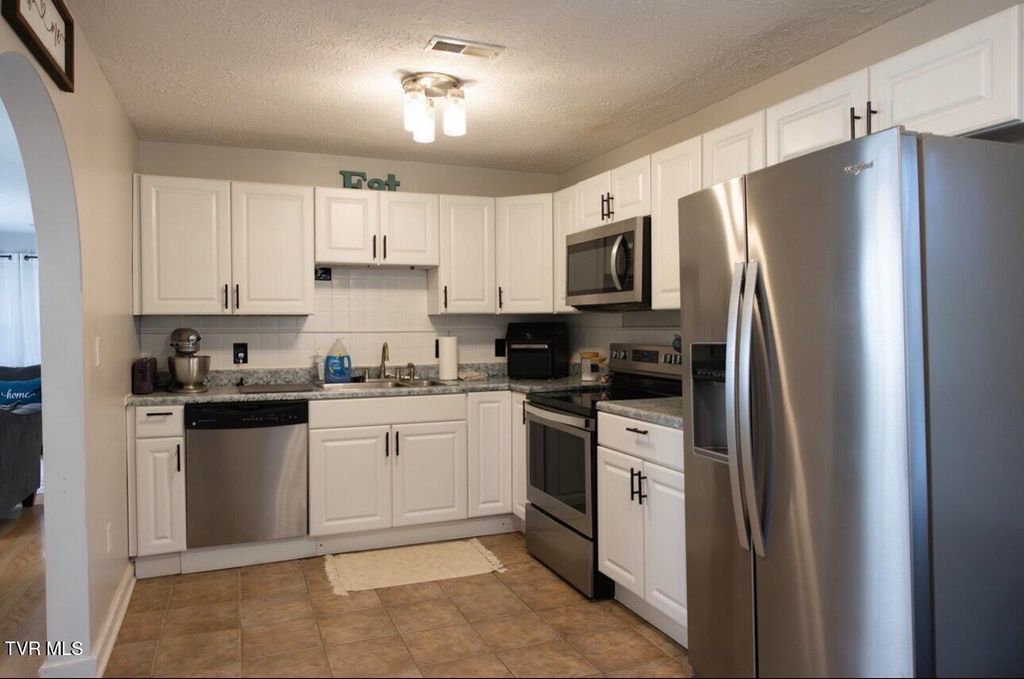 Photo of 322 Walker Street, Kingsport, TN 37665 (MLS # 9989935)