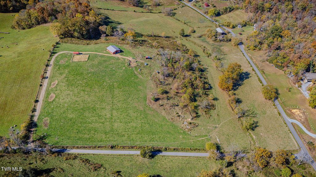 Photo of 955 Sycamore Shoals Drive, Elizabethton, TN 37643 (MLS # 9988111)