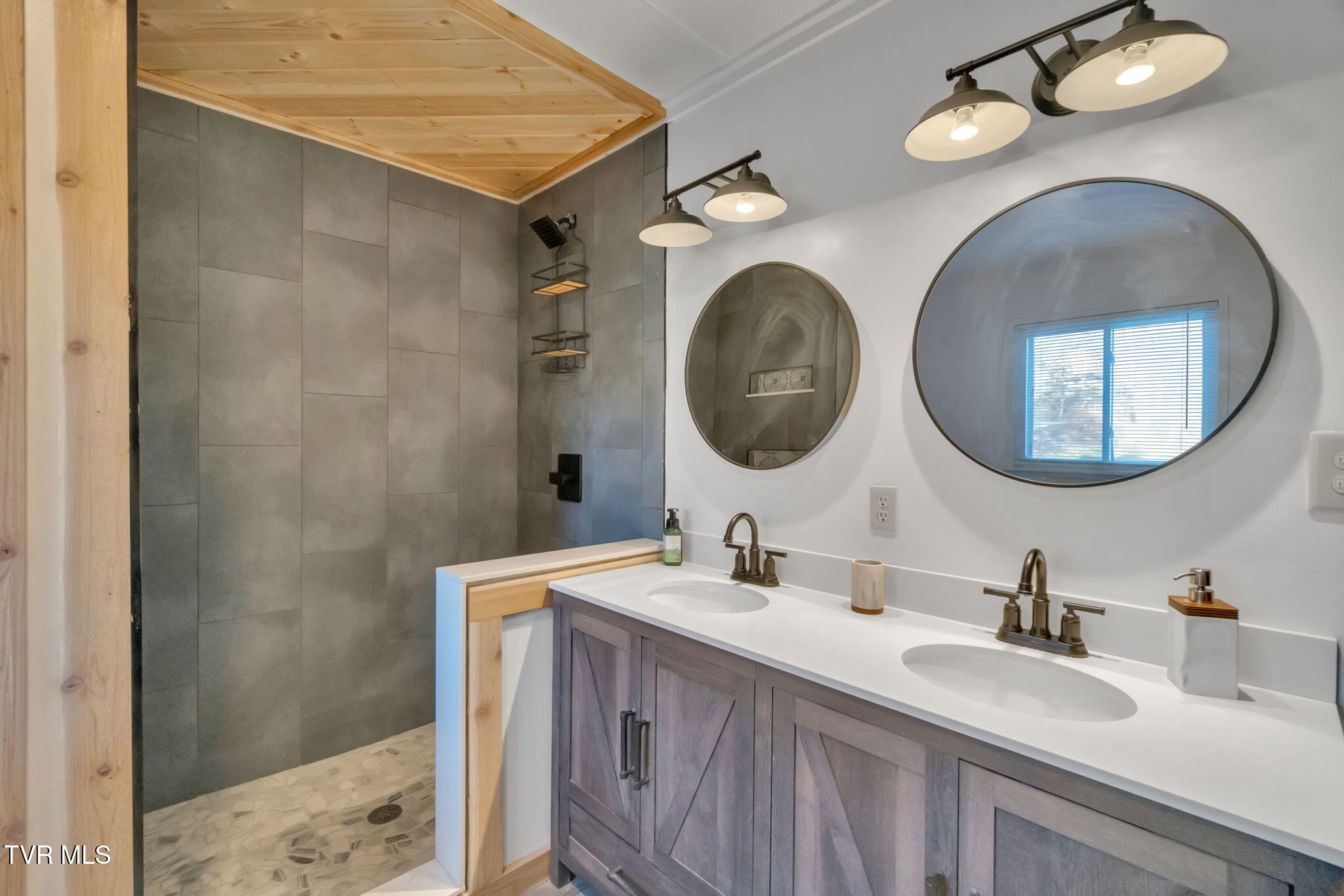 136 Beecher Holtsclaw Road, Roan Mountain, Tennessee image 21