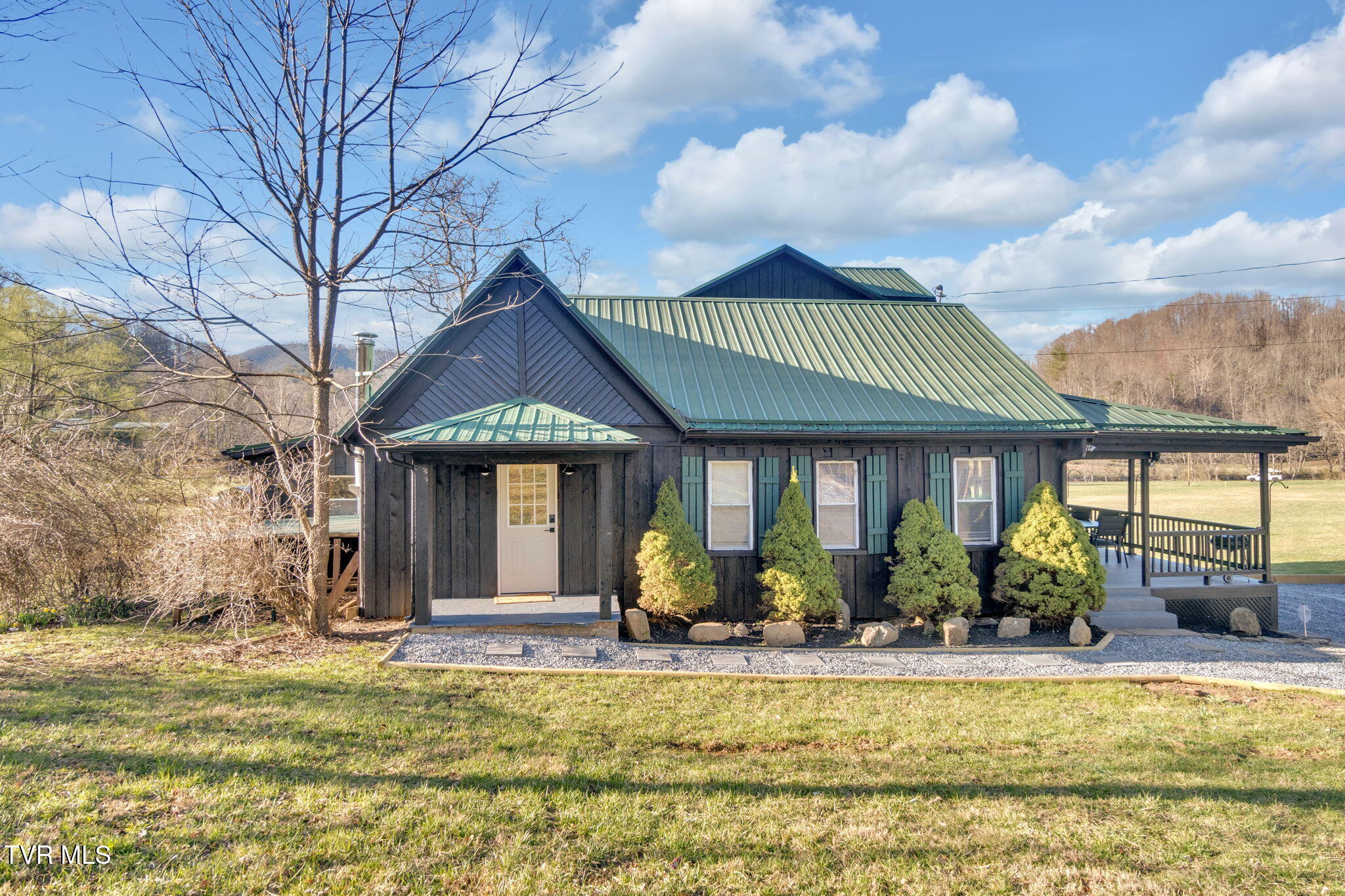 136 Beecher Holtsclaw Road, Roan Mountain, Tennessee image 2