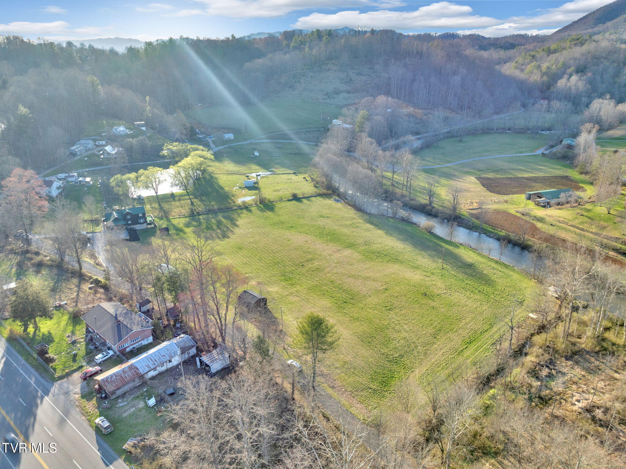 136 Beecher Holtsclaw Road, Roan Mountain, Tennessee image 6