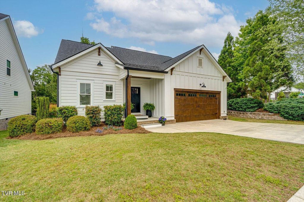 Photo of 4893 Preserve Drive, Chattanooga, TN 37416 (MLS # 9994839)