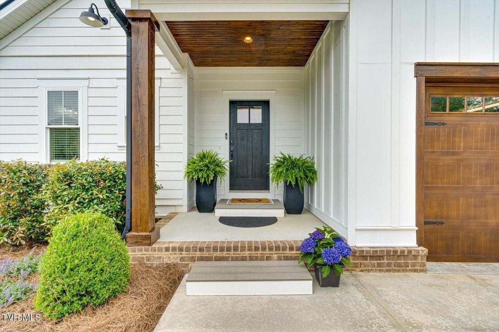 Photo of 4893 Preserve Drive, Chattanooga, TN 37416 (MLS # 9994839)