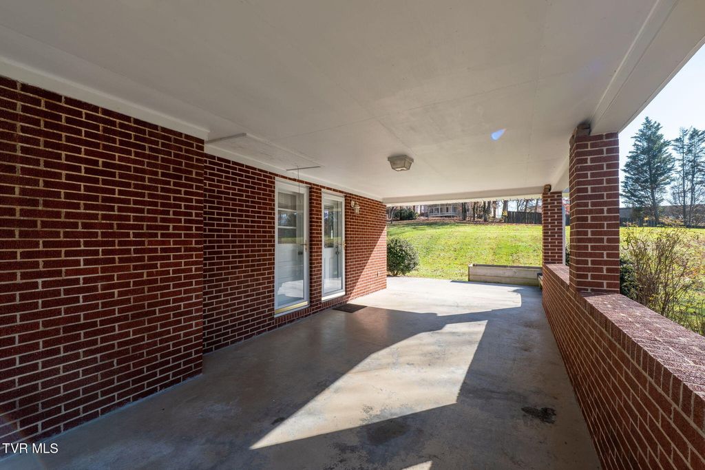 Photo of 19168 Mercedes Drive, Abingdon, VA 24210 (MLS # 9988695)
