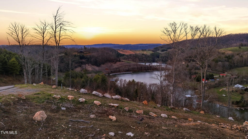 Photo of 25 Eagle Ridge Parkway, Butler, TN 37640 (MLS # 10001987)