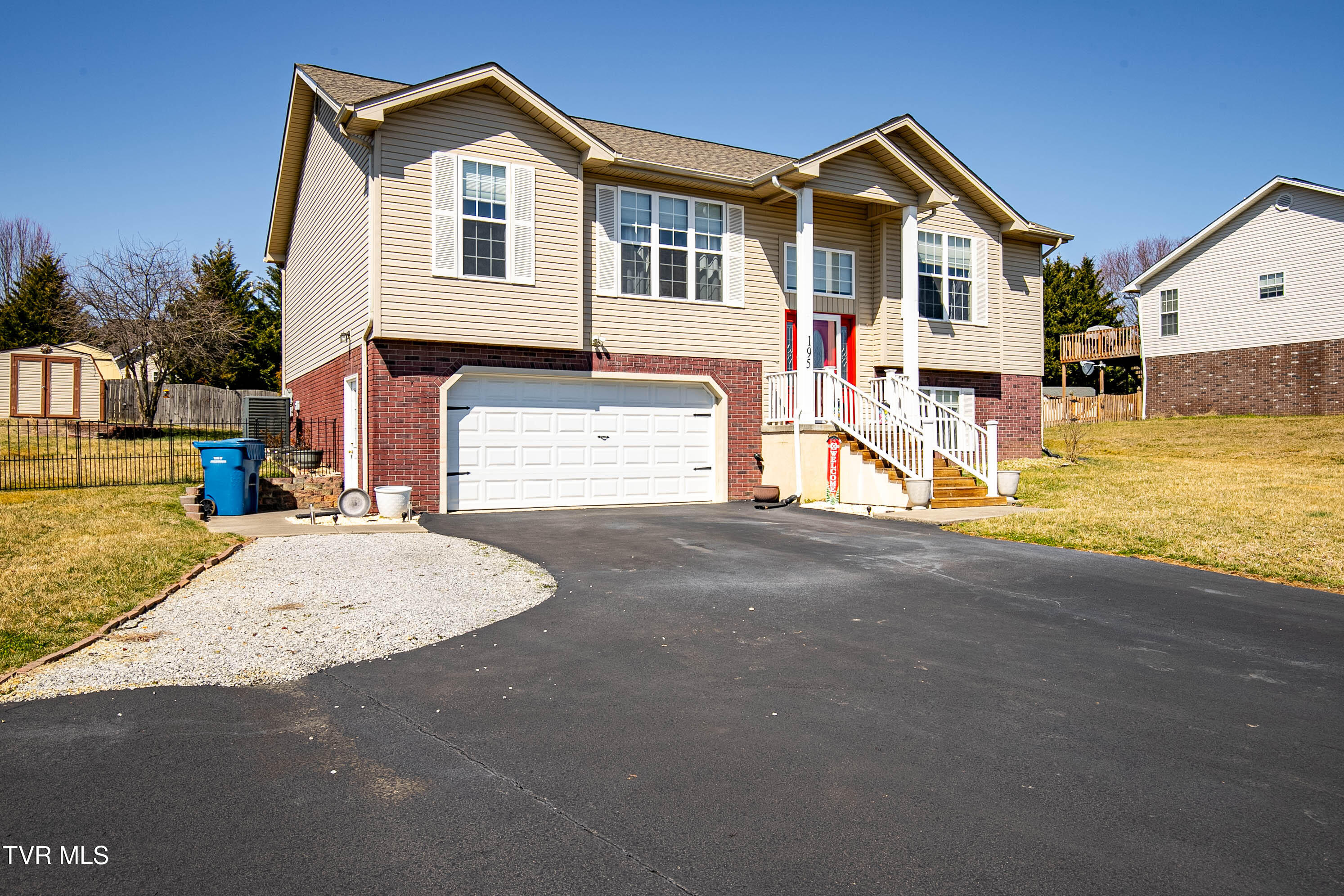 195 Royal Oaks Drive, Jonesborough, Tennessee image 3