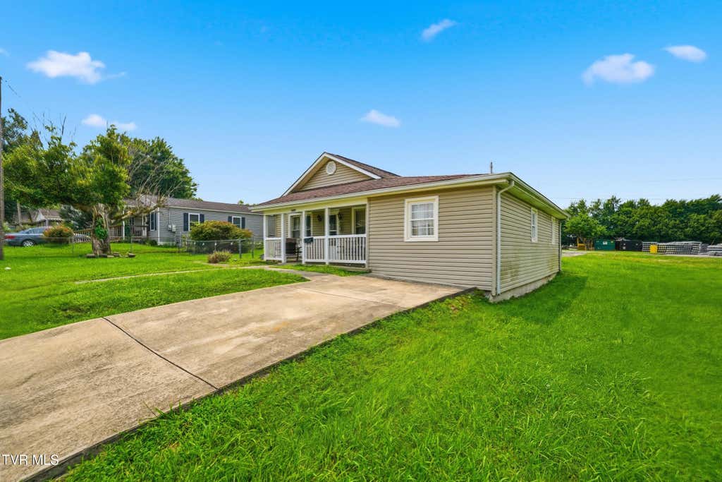 Photo of 16001604 Kentucky Avenue, Bristol, TN 37620 (MLS # 9998806)