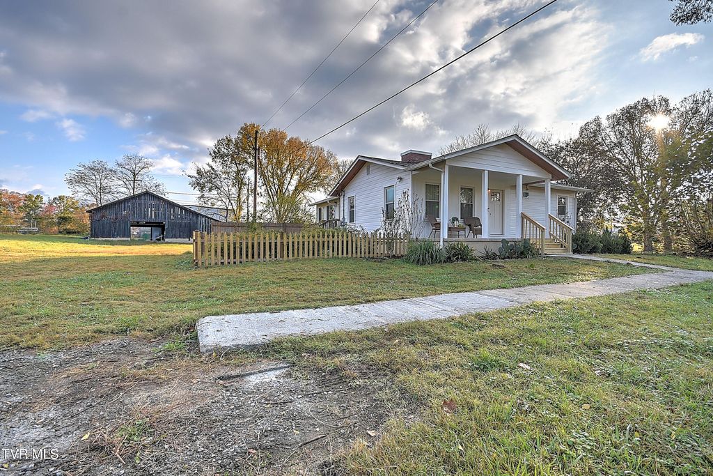 Photo of 940 Shipp Street, Kingsport, TN 37660 (MLS # 9988128)