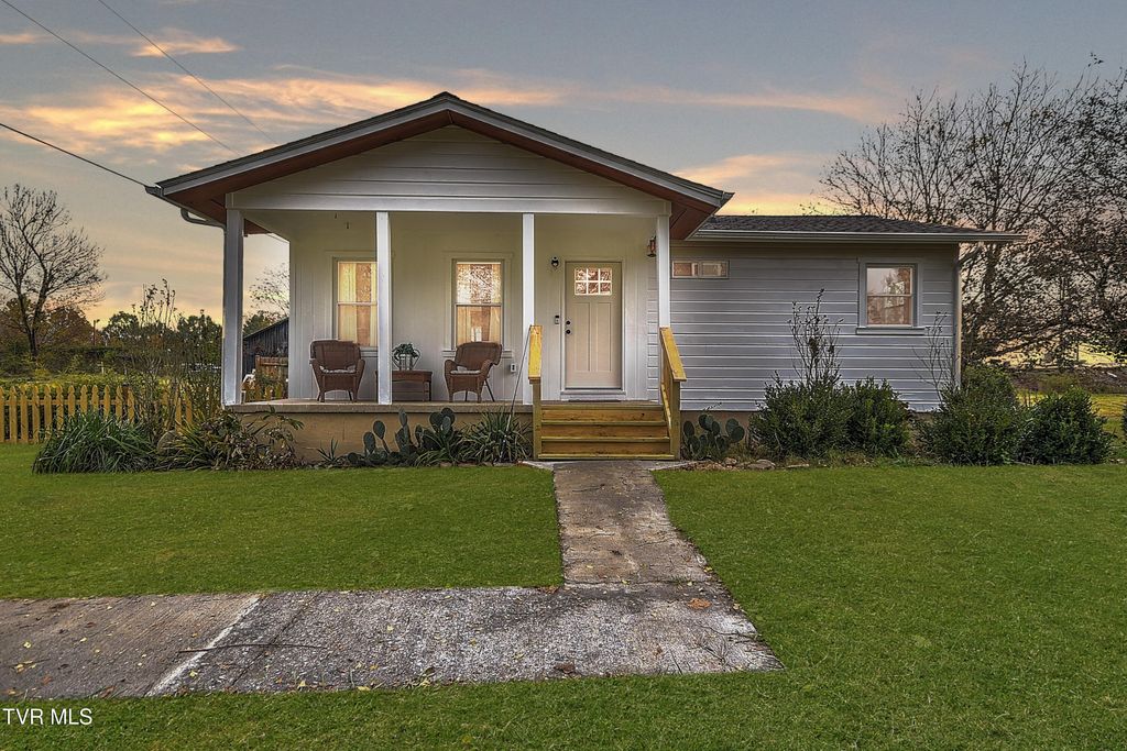 Photo of 940 Shipp Street, Kingsport, TN 37660 (MLS # 9988128)