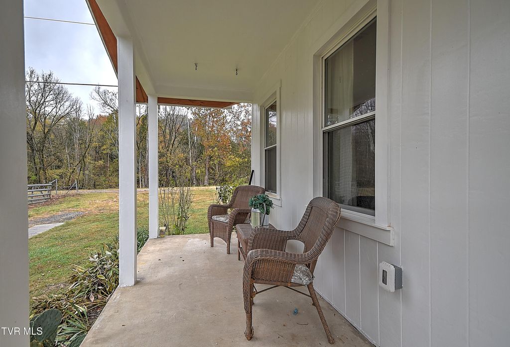 Photo of 940 Shipp Street, Kingsport, TN 37660 (MLS # 9988128)