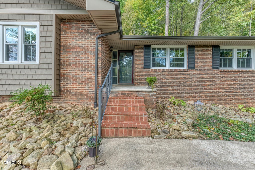 Photo of 411 Rovan Drive, Johnson City, TN 37601 (MLS # 10002121)