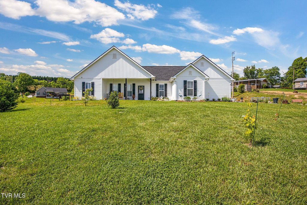 Photo of 2166 Asheville Highway, Greeneville, TN 37743 (MLS # 9989696)
