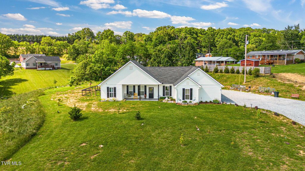 Photo of 2166 Asheville Highway, Greeneville, TN 37743 (MLS # 9989696)