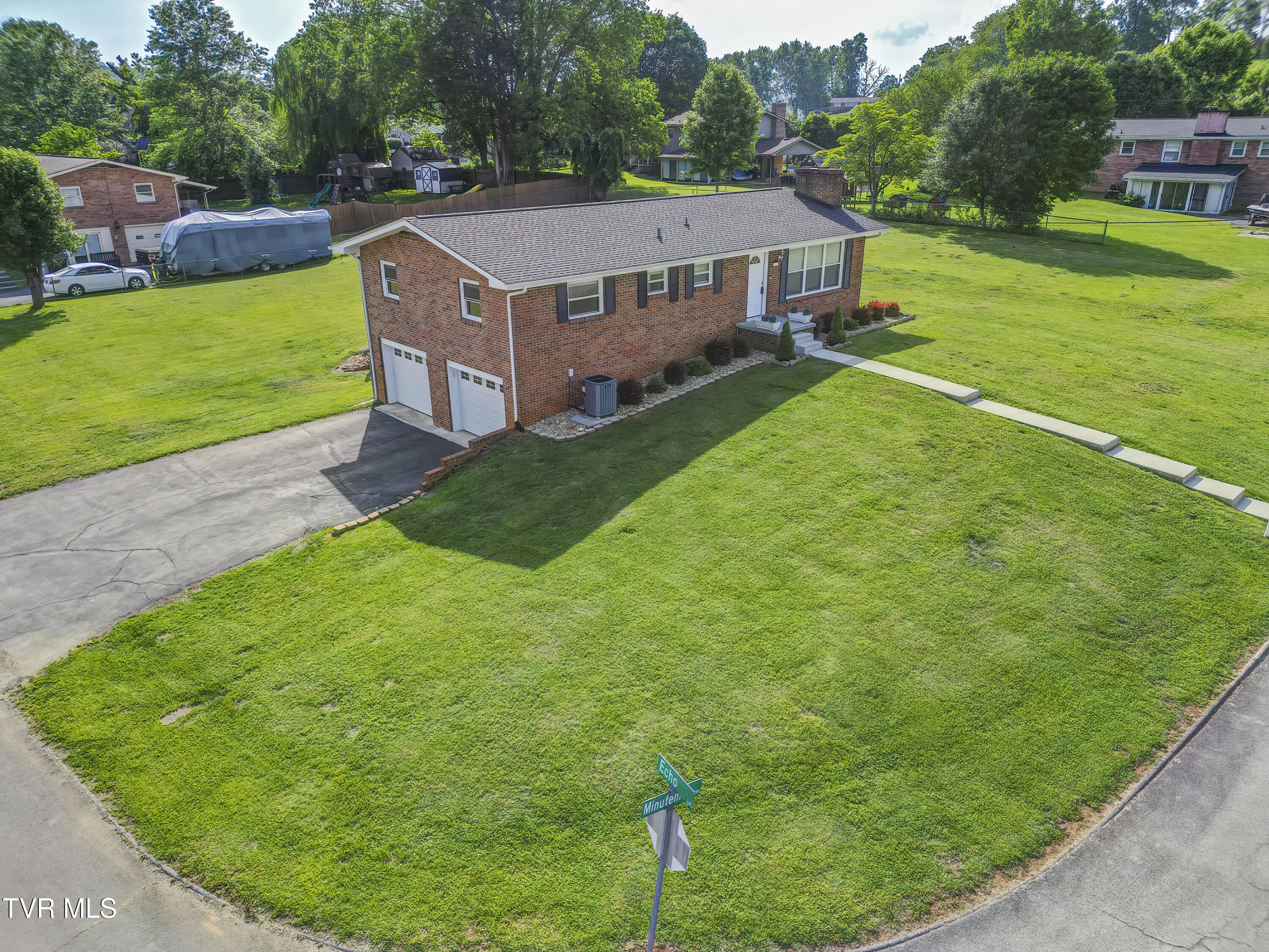 229 Minuteman Drive, Bluff City, Tennessee image 3