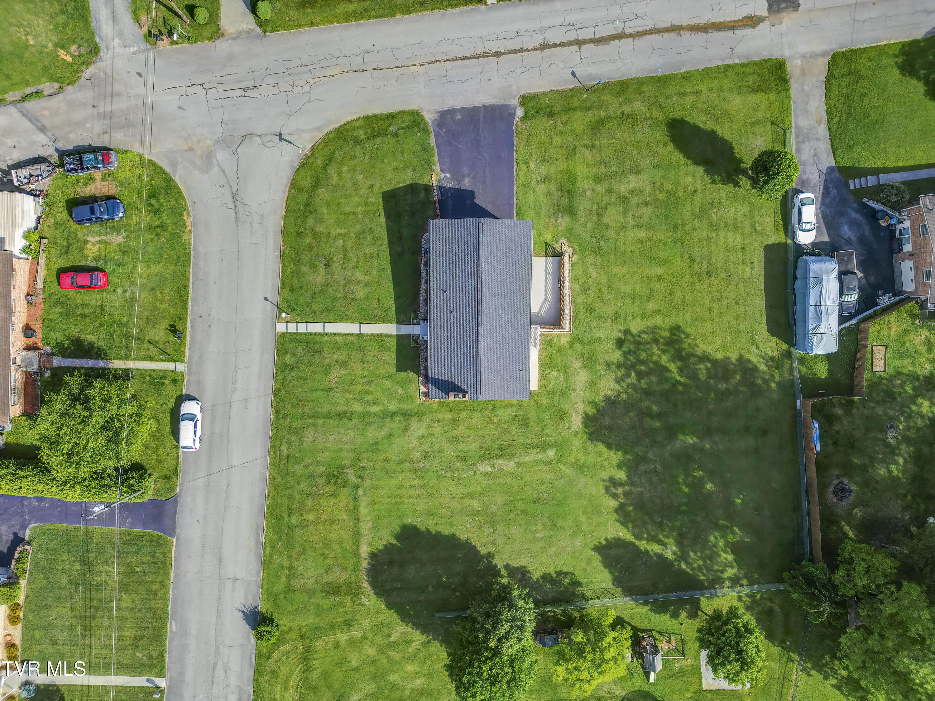 229 Minuteman Drive, Bluff City, Tennessee image 7