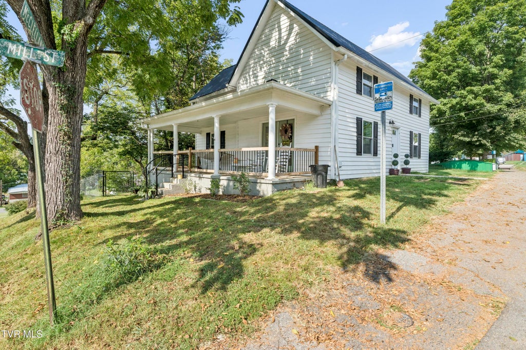 Photo of 317 Mcclelland Street, Bluff City, TN 37618 (MLS # 10000486)