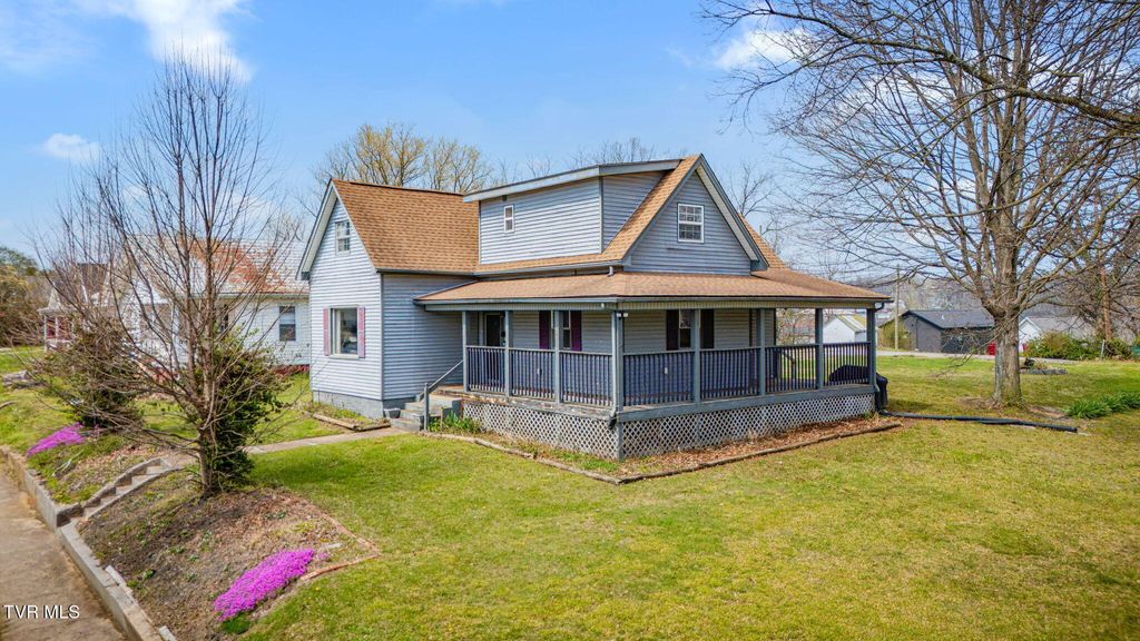 Photo of 302 Wilson Avenue, Johnson City, TN 37604 (MLS # 9992944)