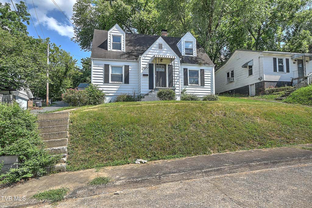 Photo of 1383 Farragut Avenue, Kingsport, TN 37664 (MLS # 9999358)