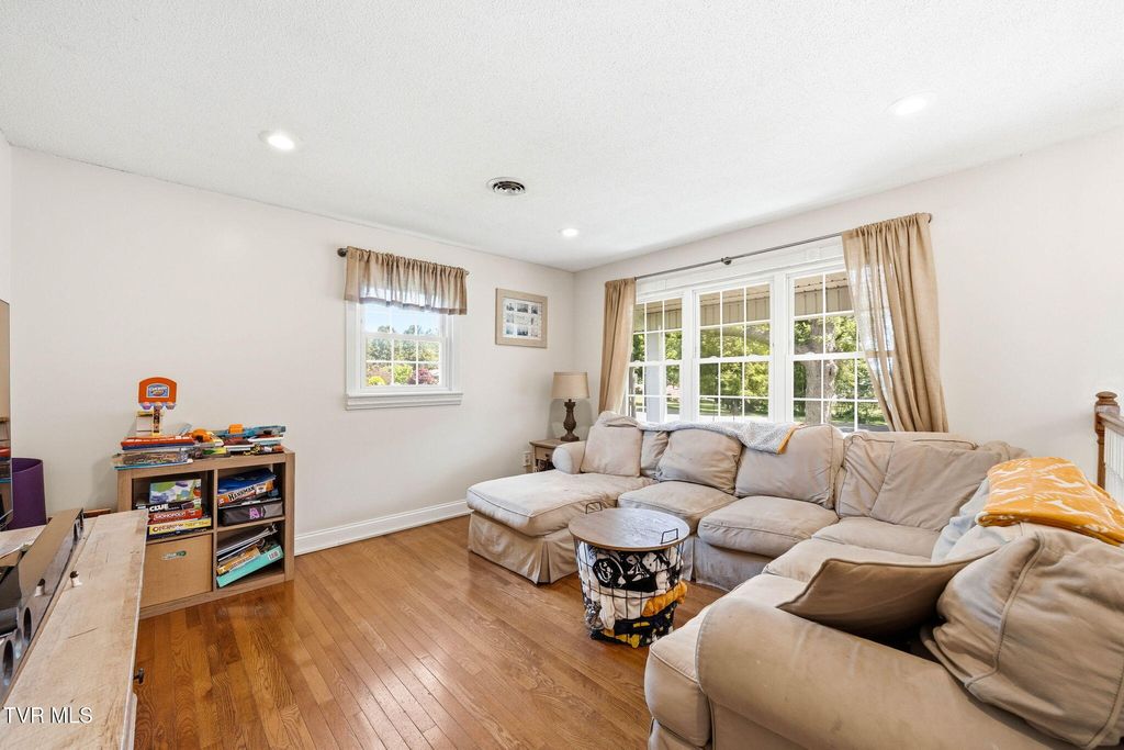 Photo of 324 Bellehaven Drive, Bristol, VA 24201 (MLS # 9994859)