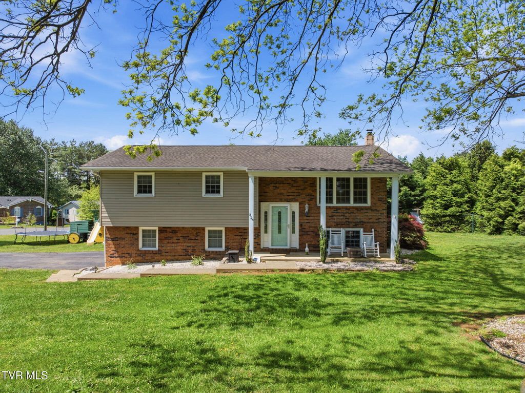 Photo of 324 Bellehaven Drive, Bristol, VA 24201 (MLS # 9994859)