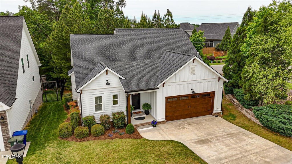 Photo of 4893 Preserve Drive, Chattanooga, TN 37416 (MLS # 9997298)
