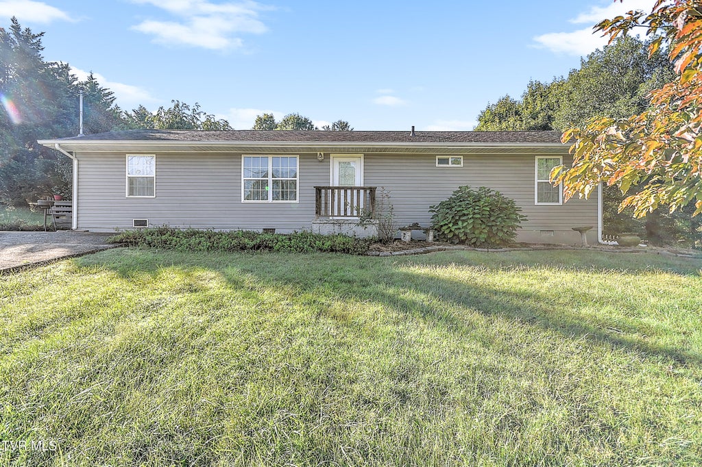 Photo of 1006 Shamrock Drive, Jonesborough, TN 37659 (MLS # 10001510)