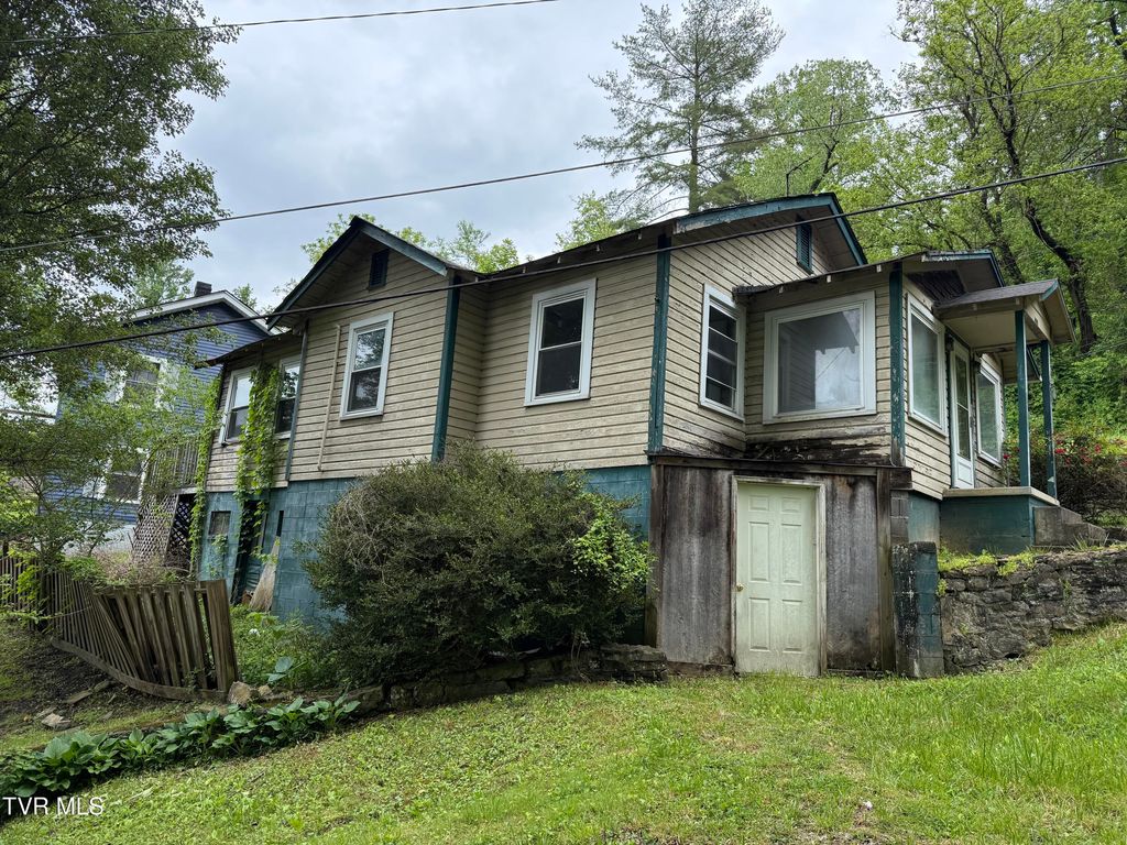 Photo of 705 Blondell Avenue, Appalachia, VA 24216 (MLS # 9995186)