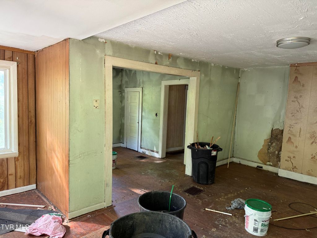 Photo of 705 Blondell Avenue, Appalachia, VA 24216 (MLS # 9995186)