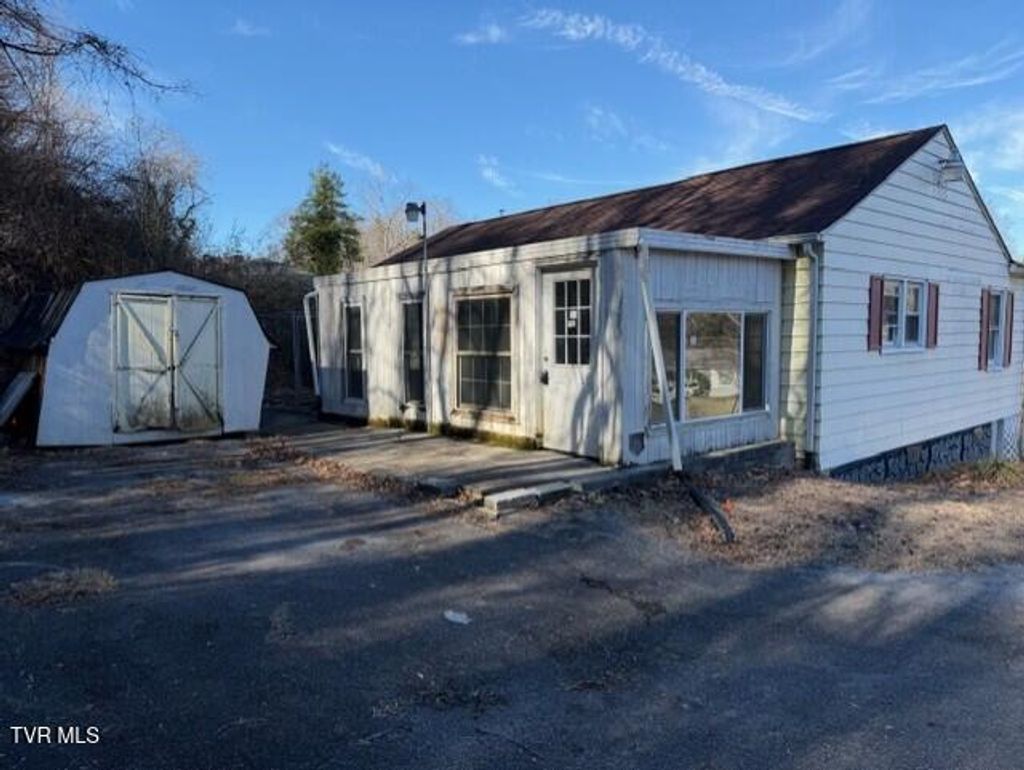 Photo of 1169 Valley Drive, Bristol, VA 24201 (MLS # 9991161)