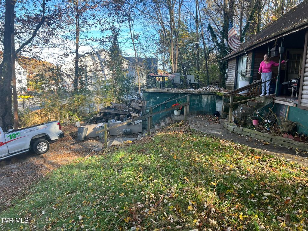 Photo of 306 Delaware Street, Kingsport, TN 37665 (MLS # 9988301)