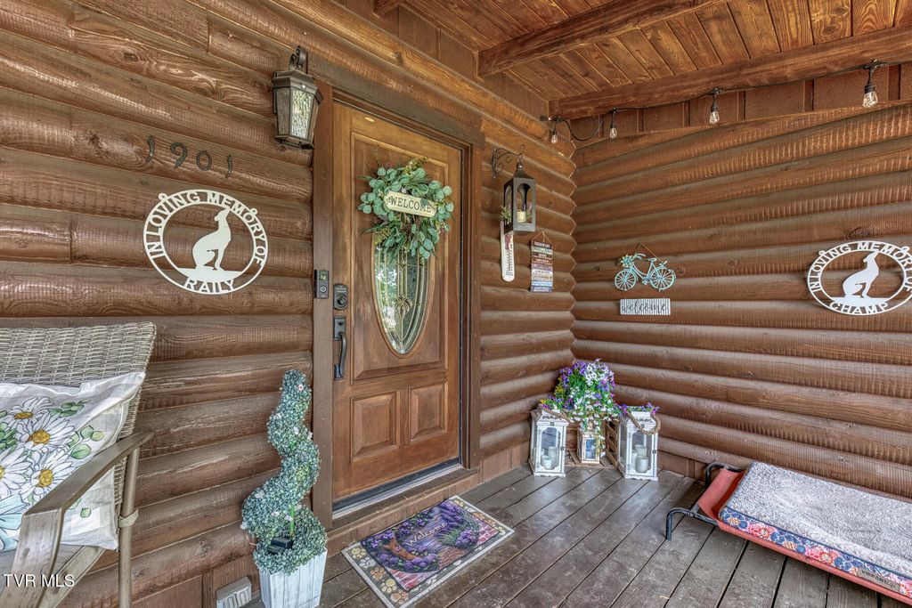 Photo of 1901 Oakland Avenue, Johnson City, TN 37601 (MLS # 9995465)