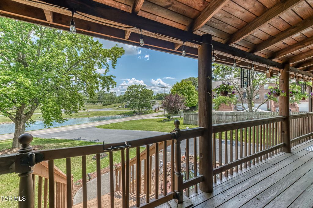 Photo of 1901 Oakland Avenue, Johnson City, TN 37601 (MLS # 9995465)