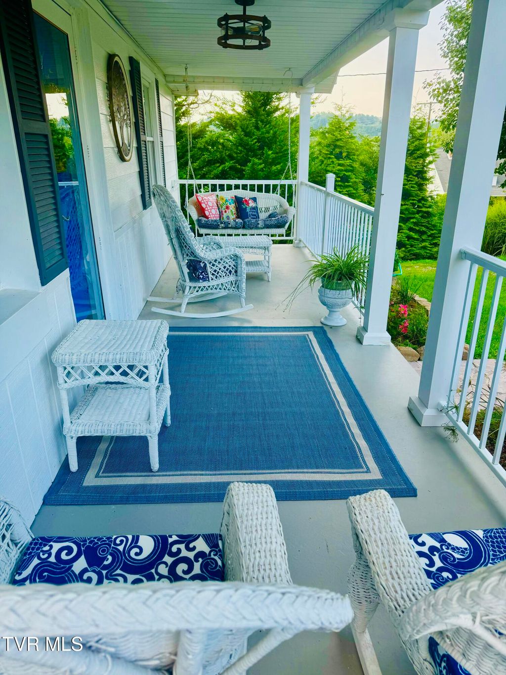 Photo of 213 Campbell Street, Abingdon, VA 24210 (MLS # 9984394)