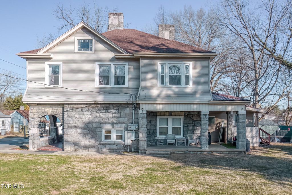 Photo of 311 12th Street, Bristol, TN 37620 (MLS # 9992072)