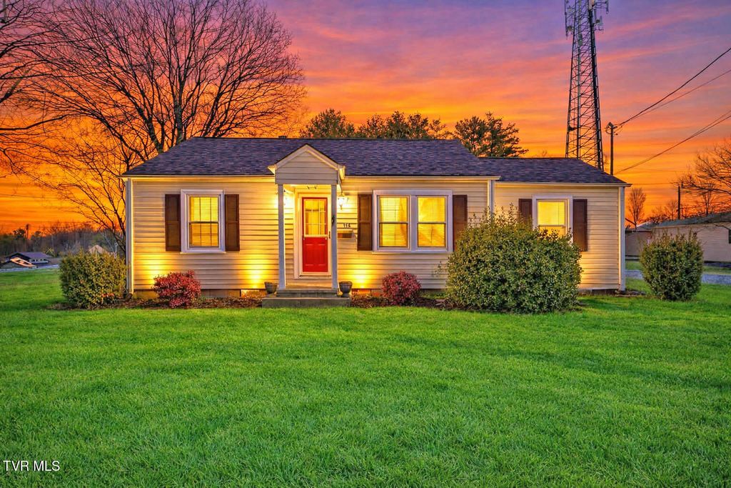 Photo of 118 Lincoln Avenue, Jonesborough, TN 37659 (MLS # 9991047)