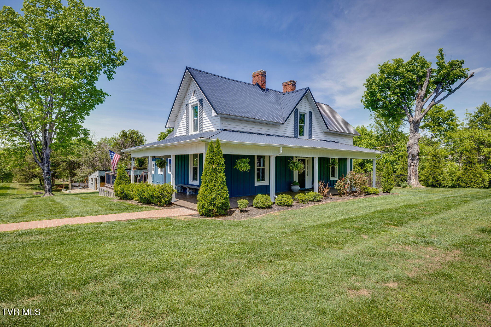 1360 Cora Lane