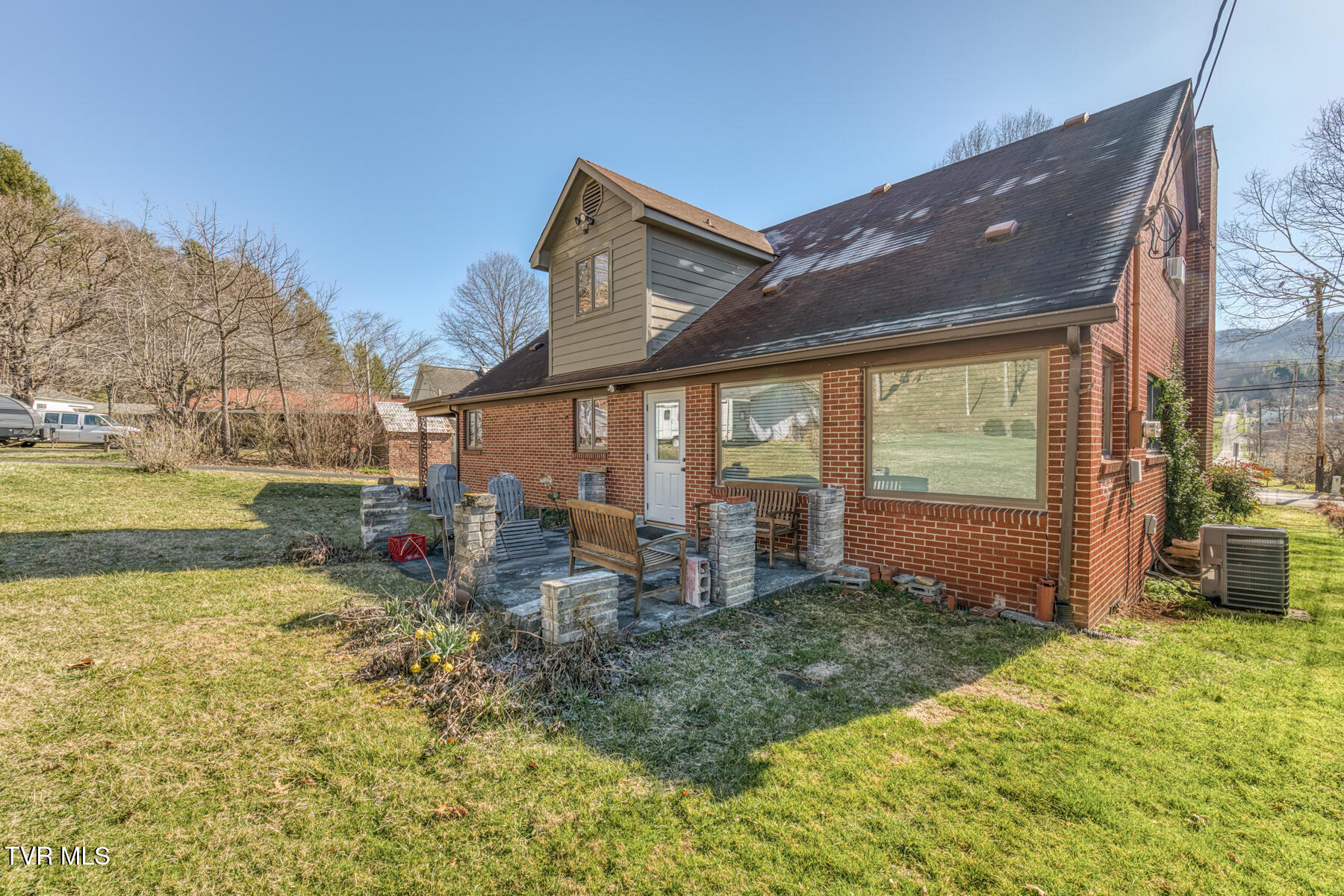 401 Church Street, Mountain City, Tennessee image 4