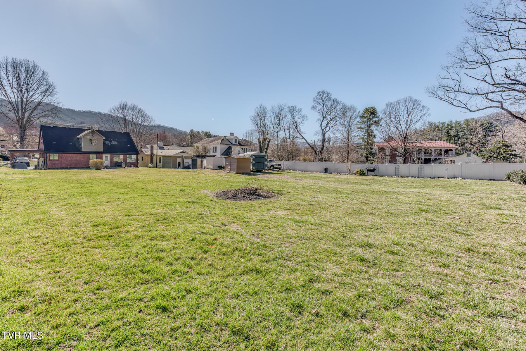401 Church Street, Mountain City, Tennessee image 40