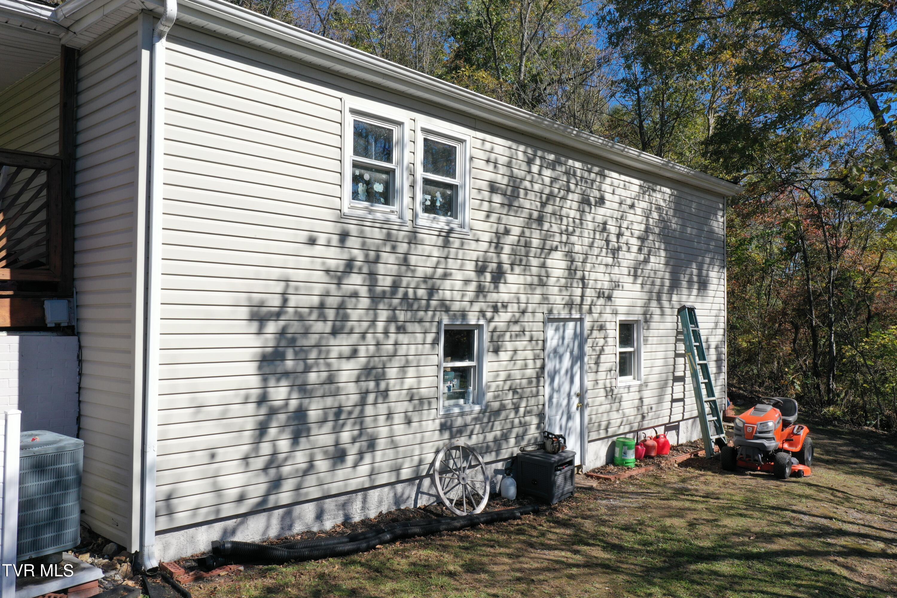 233 Reedy Road, Raven, Virginia image 27