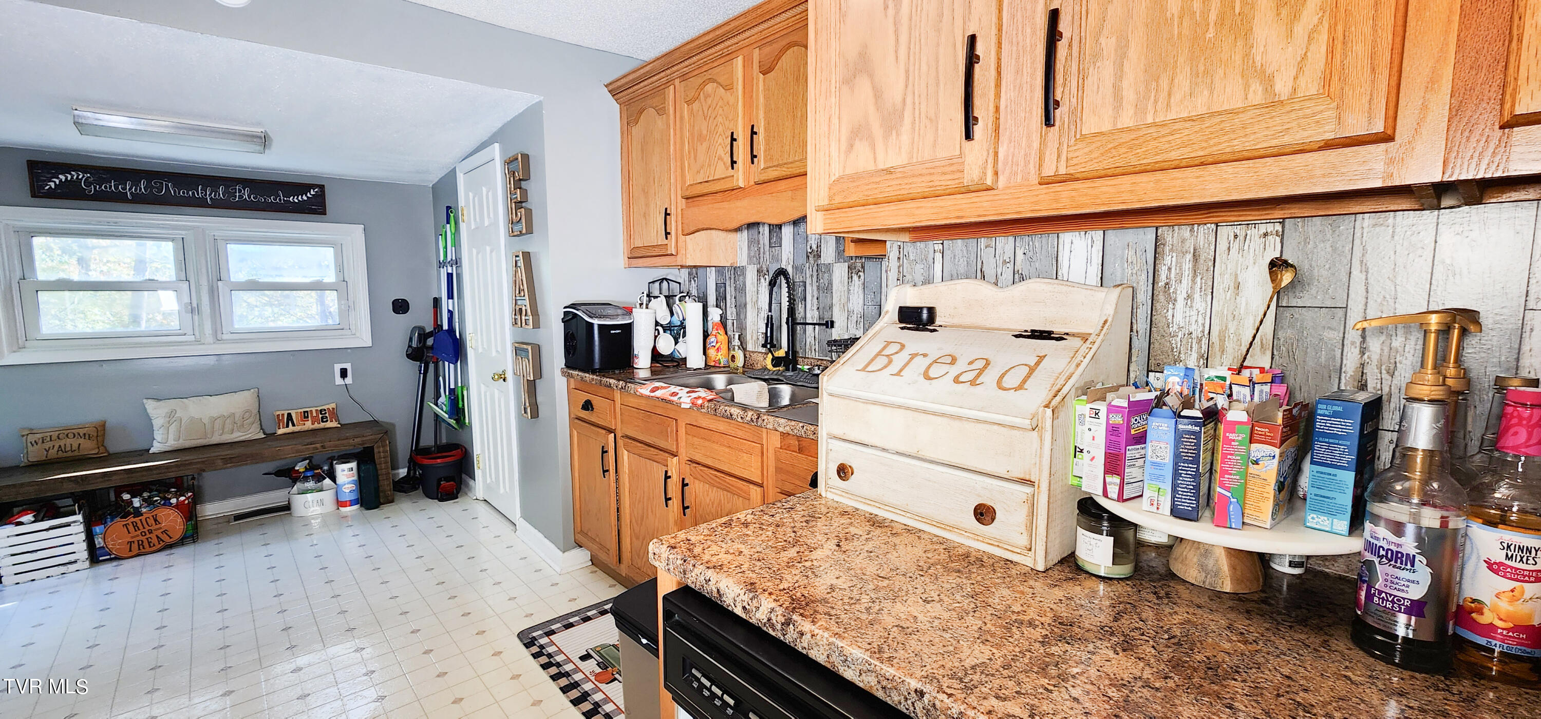233 Reedy Road, Raven, Virginia image 9